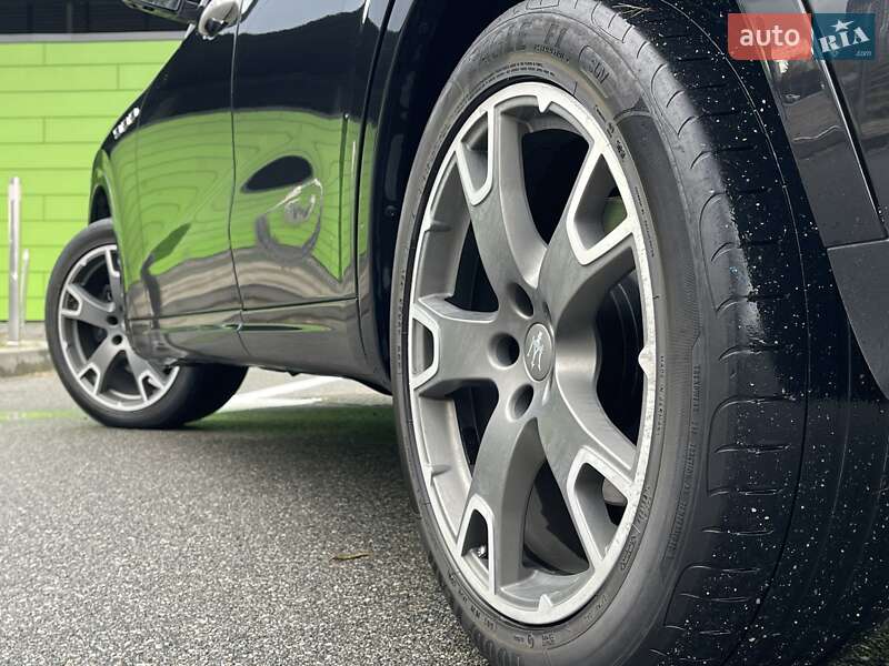 Внедорожник / Кроссовер Maserati Levante 2017 в Киеве фото 7 Внедорожник / Кроссовер Maserati Levante 2017 в Киеве