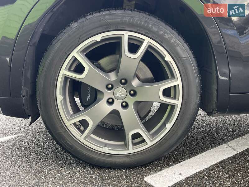 Внедорожник / Кроссовер Maserati Levante 2017 в Киеве фото 21 Внедорожник / Кроссовер Maserati Levante 2017 в Киеве