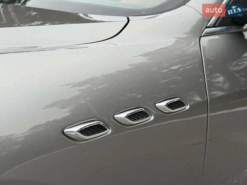 Позашляховик / Кросовер Maserati Levante 2017 в Києві