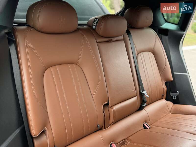 Позашляховик / Кросовер Maserati Levante 2017 в Києві
