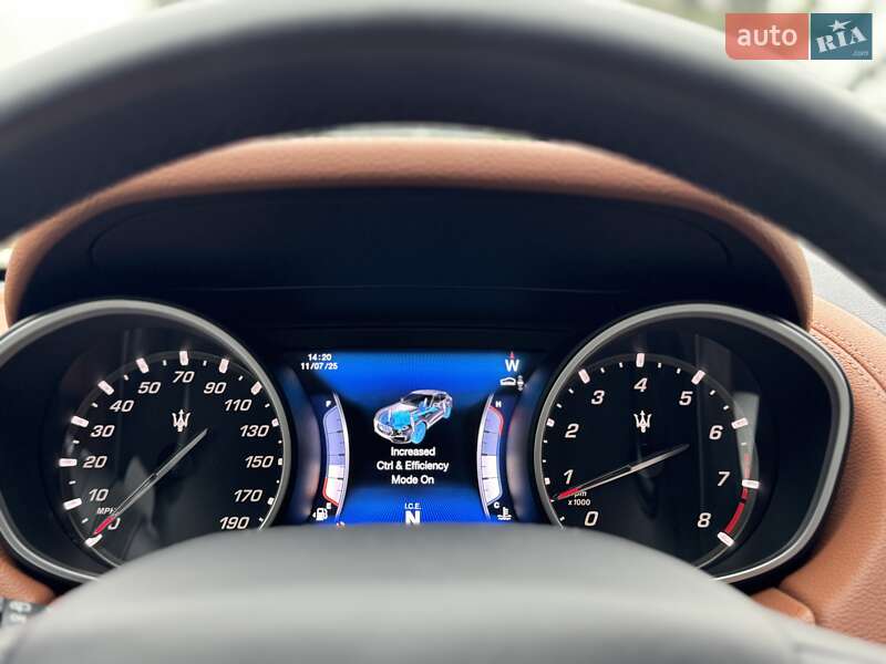 Позашляховик / Кросовер Maserati Levante 2017 в Києві