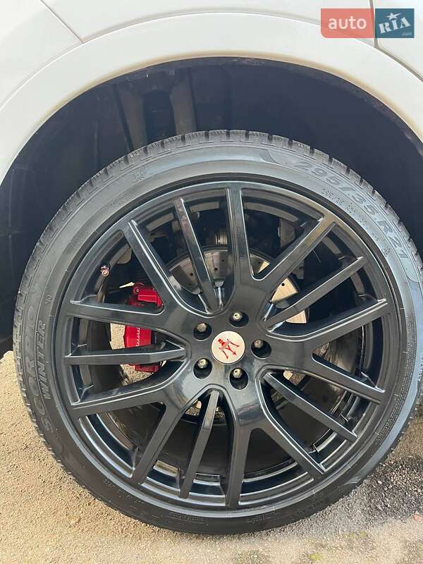 Позашляховик / Кросовер Maserati Levante 2016 в Києві