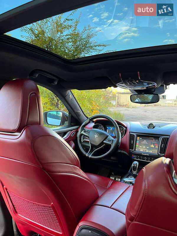 Позашляховик / Кросовер Maserati Levante 2016 в Києві