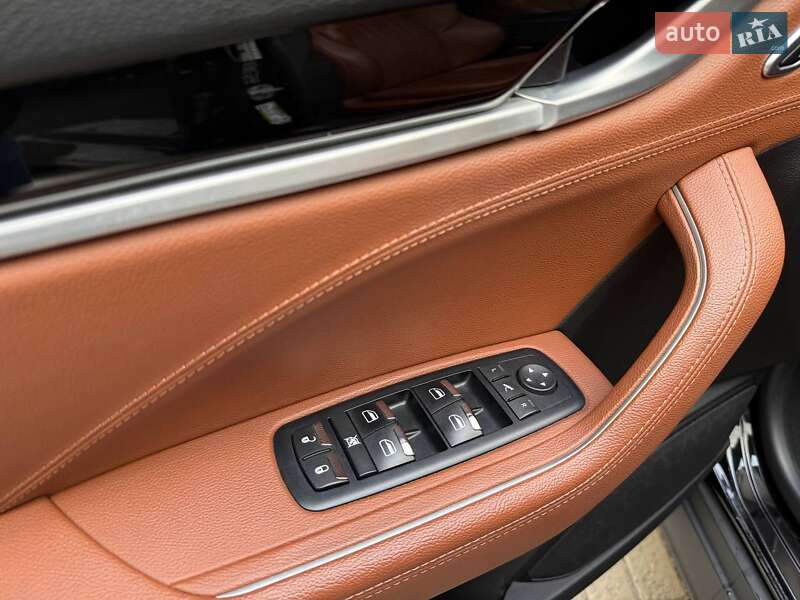 Внедорожник / Кроссовер Maserati Levante 2018 в Киеве