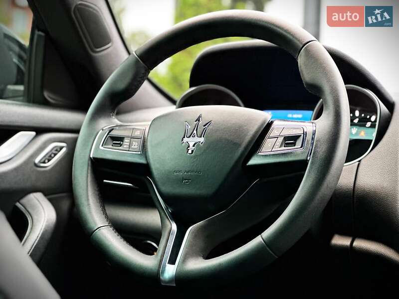 Внедорожник / Кроссовер Maserati Levante 2018 в Киеве фото 40 Внедорожник / Кроссовер Maserati Levante 2018 в Киеве