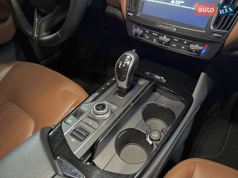 Внедорожник / Кроссовер Maserati Levante 2016 в Днепре