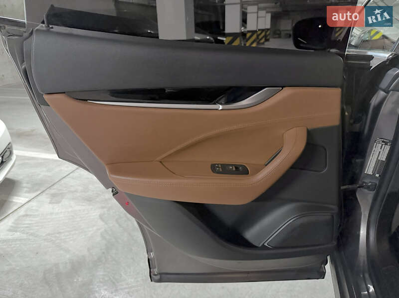 Внедорожник / Кроссовер Maserati Levante 2016 в Днепре