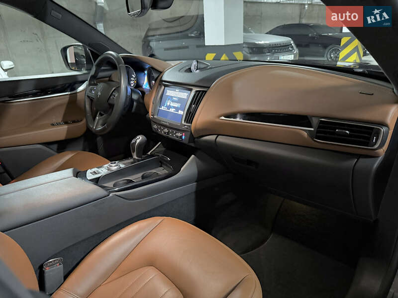 Внедорожник / Кроссовер Maserati Levante 2016 в Днепре