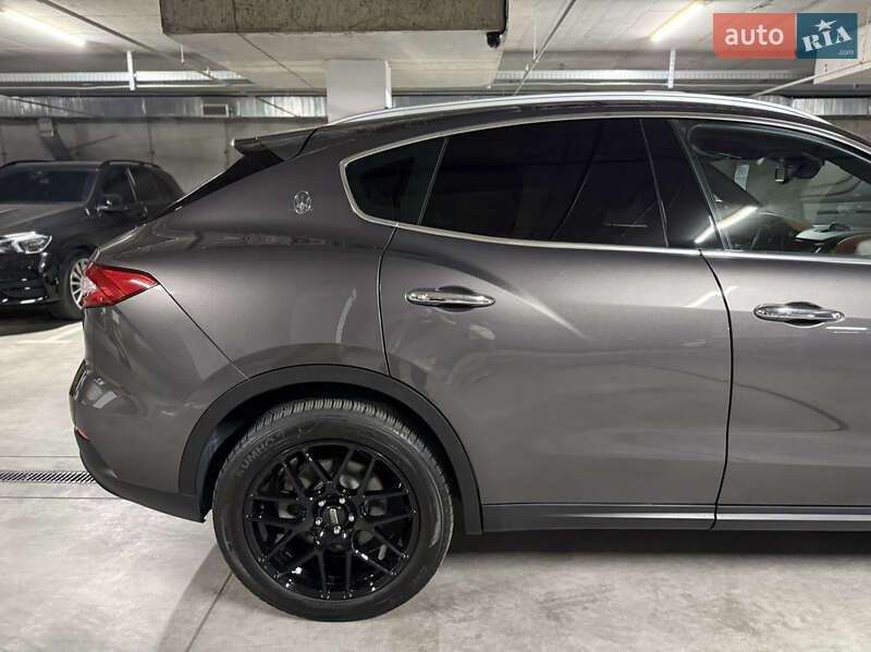 Внедорожник / Кроссовер Maserati Levante 2016 в Днепре
