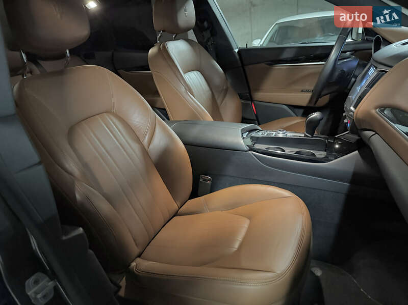 Внедорожник / Кроссовер Maserati Levante 2016 в Днепре