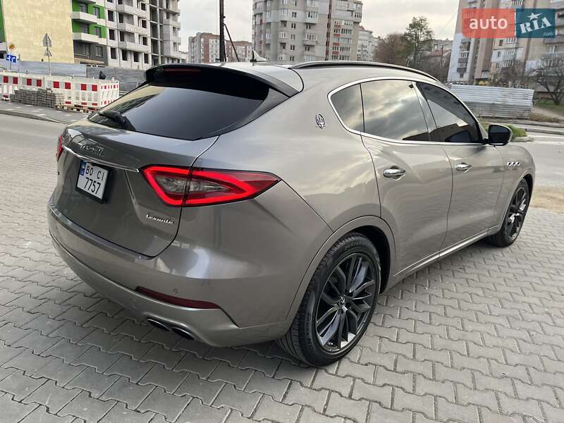 Внедорожник / Кроссовер Maserati Levante 2019 в Тернополе