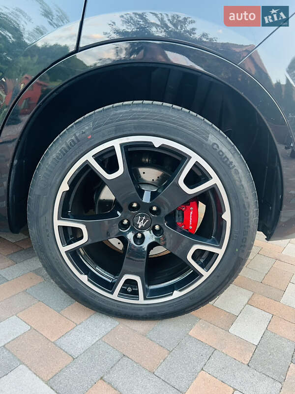 Внедорожник / Кроссовер Maserati Levante 2017 в Ровно фото 4 Внедорожник / Кроссовер Maserati Levante 2017 в Ровно