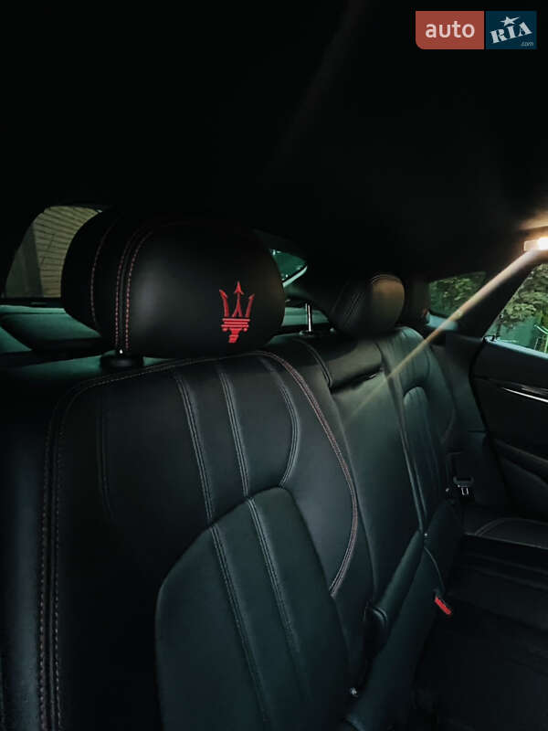 Внедорожник / Кроссовер Maserati Levante 2017 в Ровно фото 12 Внедорожник / Кроссовер Maserati Levante 2017 в Ровно