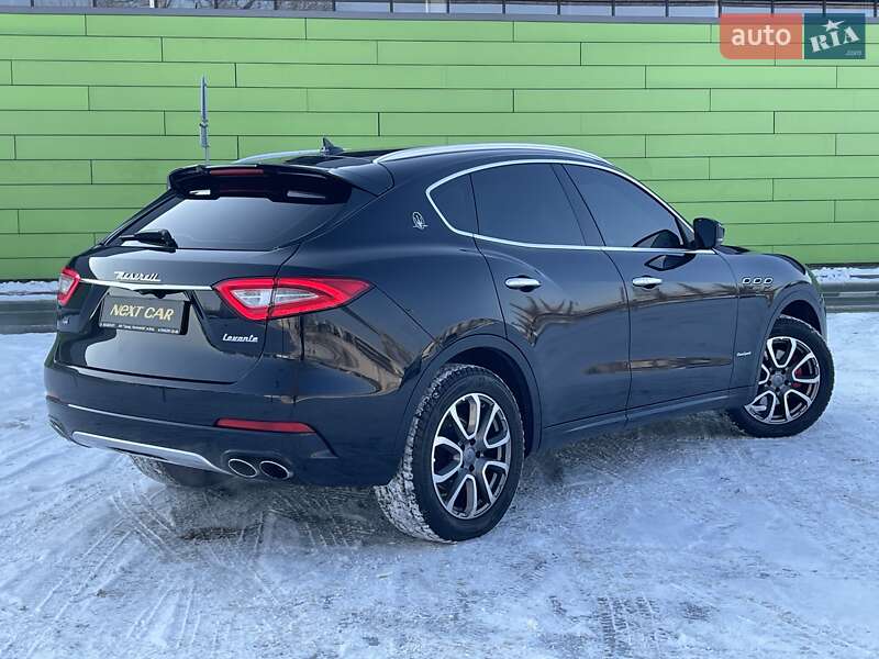 Внедорожник / Кроссовер Maserati Levante 2018 в Киеве