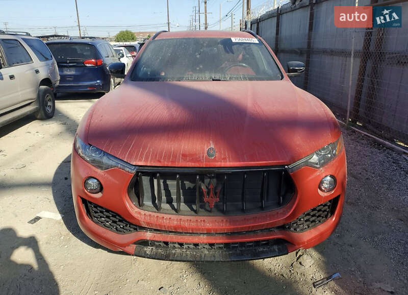 Внедорожник / Кроссовер Maserati Levante 2017 в Киеве