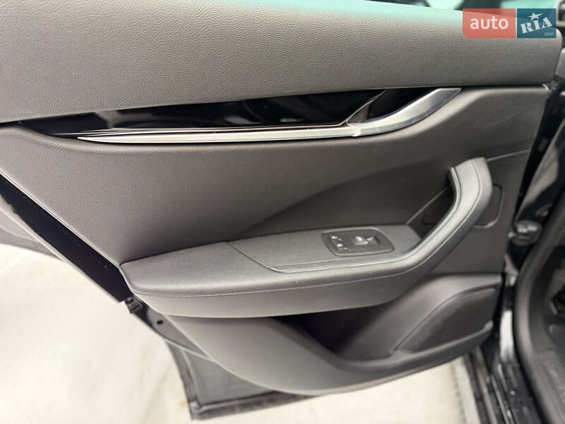 Внедорожник / Кроссовер Maserati Levante 2016 в Киеве фото 18 Внедорожник / Кроссовер Maserati Levante 2016 в Киеве