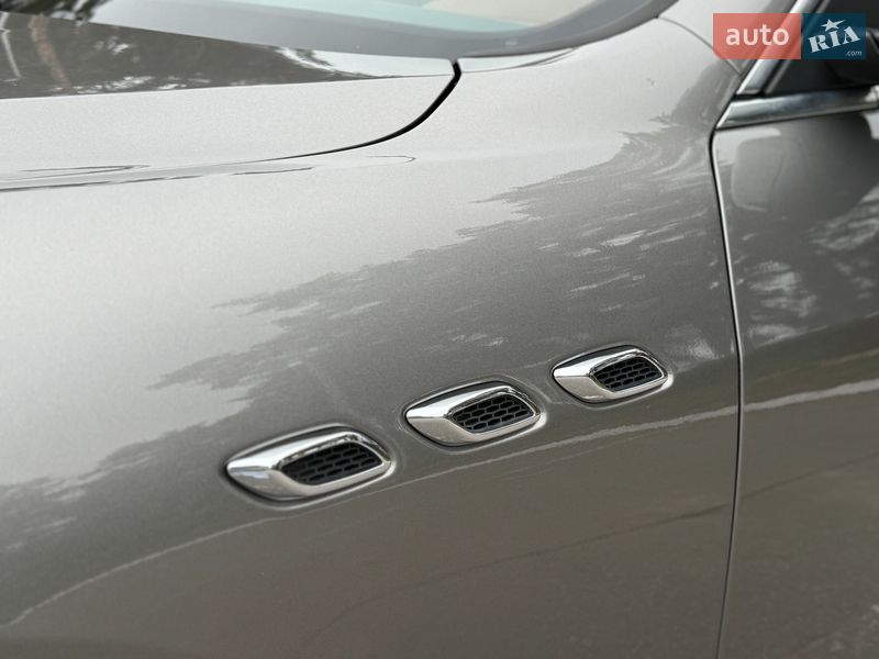 Позашляховик / Кросовер Maserati Levante 2017 в Києві