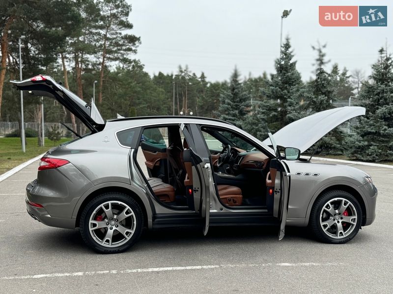 Позашляховик / Кросовер Maserati Levante 2017 в Києві