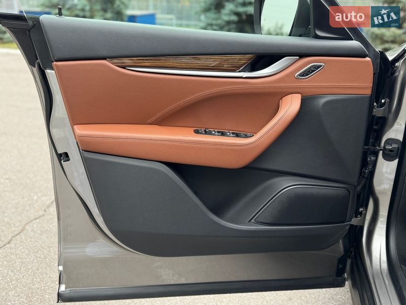 Позашляховик / Кросовер Maserati Levante 2017 в Києві