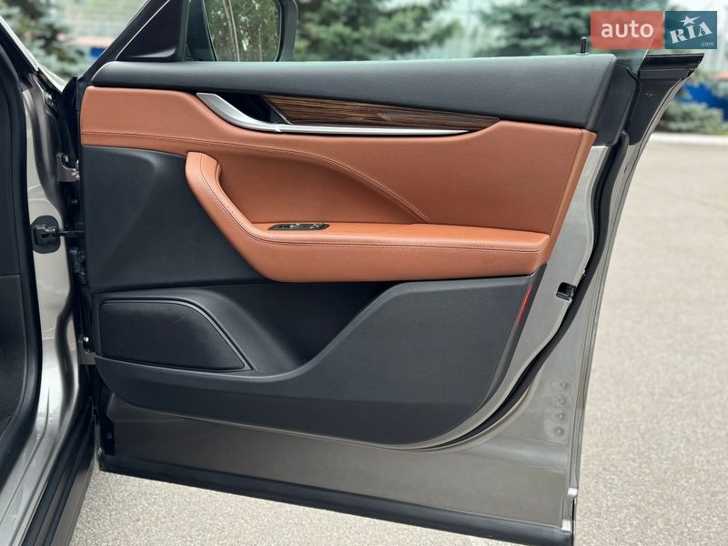 Позашляховик / Кросовер Maserati Levante 2017 в Києві