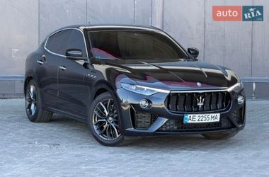 Внедорожник / Кроссовер Maserati Levante 2021 в Киеве