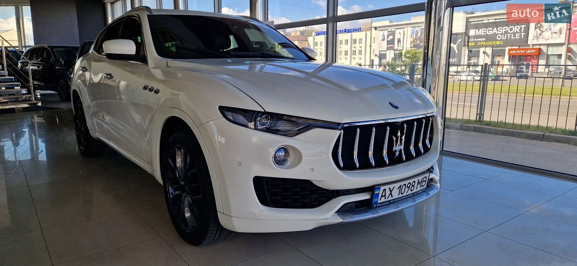 2018 Maserati Levante - мініатюра 2