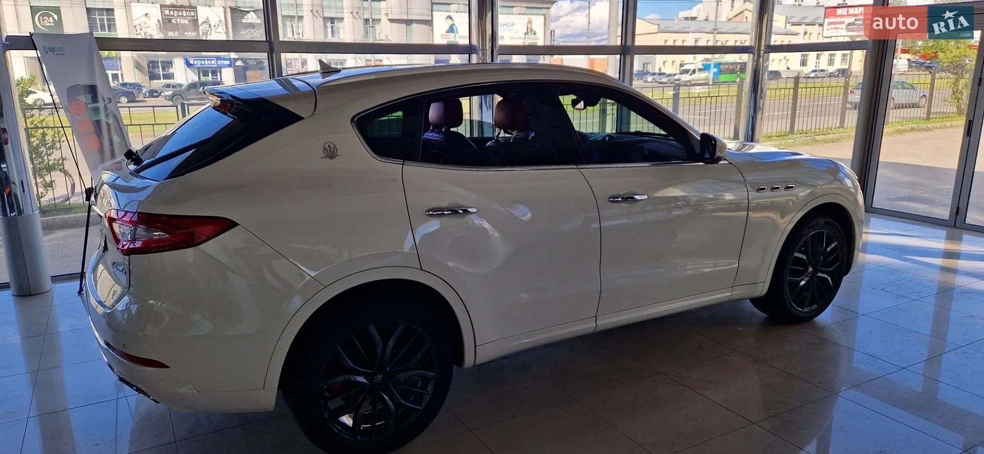 2018 Maserati Levante - мініатюра 11
