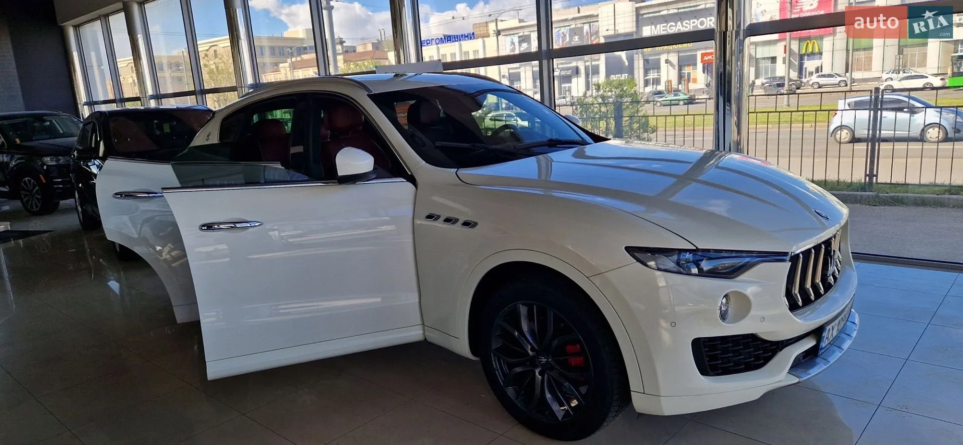 2018 Maserati Levante - мініатюра 12
