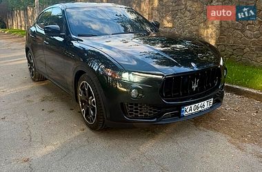 Внедорожник / Кроссовер Maserati Levante 2016 в Киеве