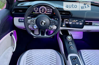 Родстер Maserati MC20 2023 в 