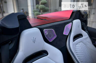 Родстер Maserati MC20 2023 в 