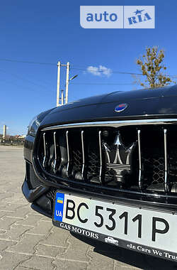 Седан Maserati Quattroporte 2017 в Львове