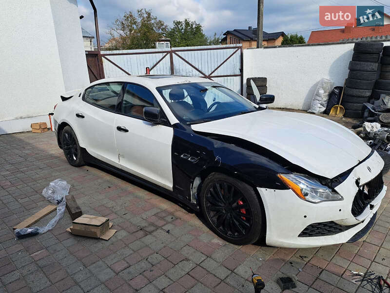 Седан Maserati Quattroporte 2014 в Львове