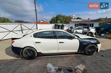 Седан Maserati Quattroporte 2014 в 
