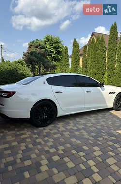 Седан Maserati Quattroporte 2013 в 