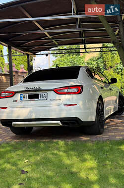 Седан Maserati Quattroporte 2013 в 