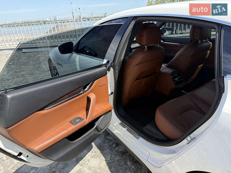 Седан Maserati Quattroporte 2017 в Днепре