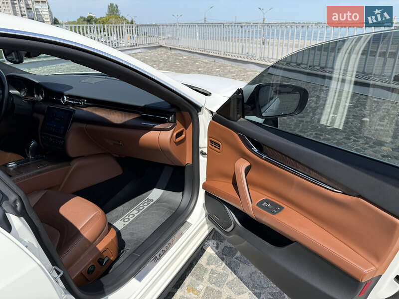Седан Maserati Quattroporte 2017 в Днепре