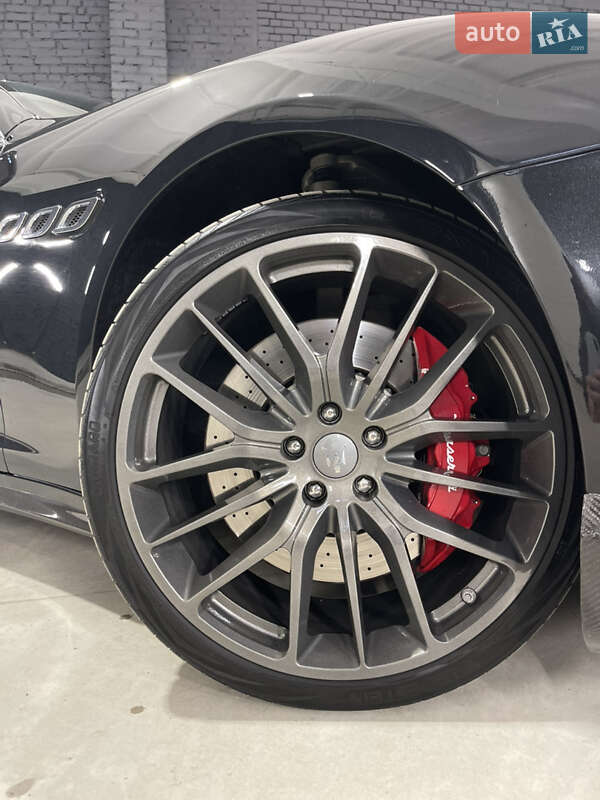 Седан Maserati Quattroporte 2013 в Киеве фото 23 Седан Maserati Quattroporte 2013 в Киеве