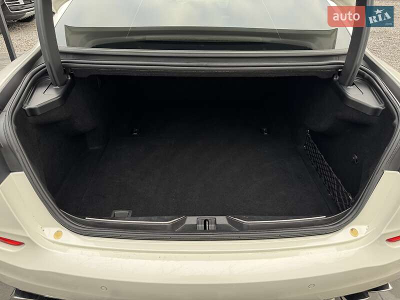 Седан Maserati Quattroporte 2015 в Киеве