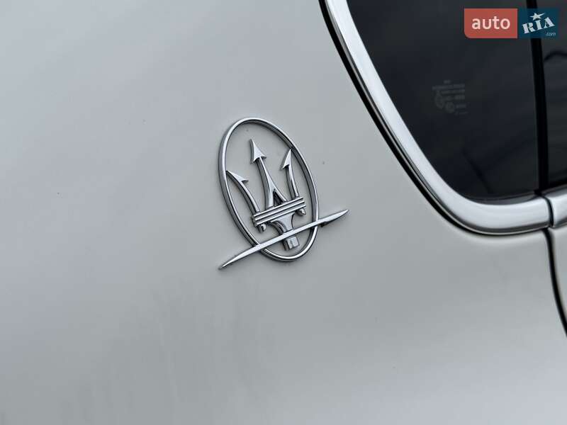 Седан Maserati Quattroporte 2015 в Киеве