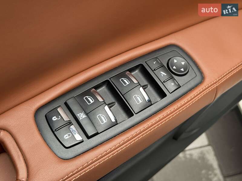 Седан Maserati Quattroporte 2015 в Киеве