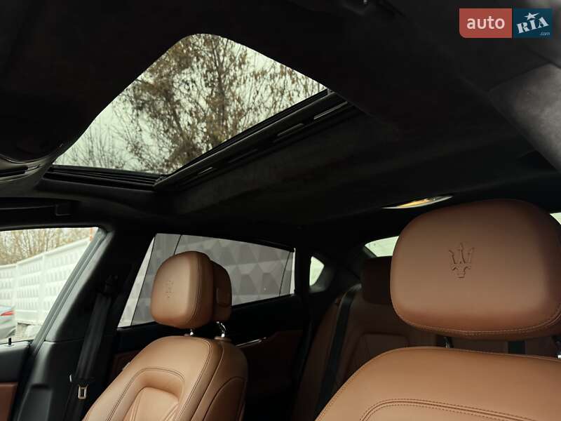 Седан Maserati Quattroporte 2015 в Киеве
