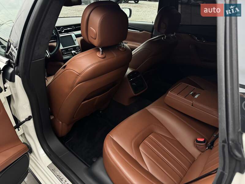 Седан Maserati Quattroporte 2015 в Киеве
