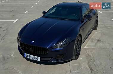 Седан Maserati Quattroporte 2014 в Львові