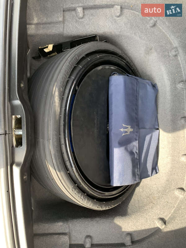 Кабриолет Maserati Spyder 2005 в Днепре