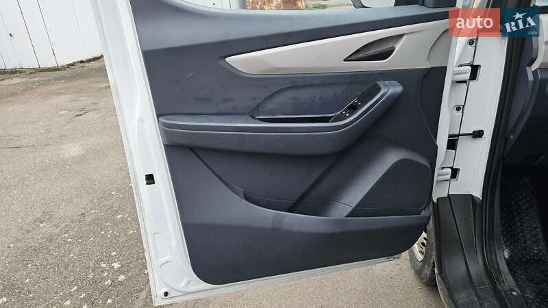 Грузовой фургон Maxus e-Deliver 3 2023 в Радомышле фото 12 Грузовой фургон Maxus e-Deliver 3 2023 в Радомышле