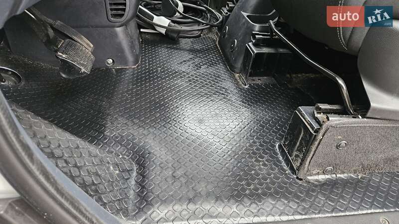 Грузовой фургон Maxus e-Deliver 3 2023 в Радомышле фото 17 Грузовой фургон Maxus e-Deliver 3 2023 в Радомышле