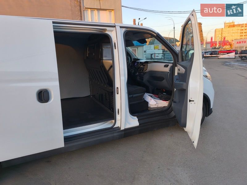 Грузовой фургон Maxus e-Deliver 3 2023 в Киеве