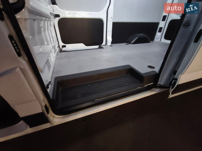 Грузовой фургон Maxus e-Deliver 9 2023 в Киеве